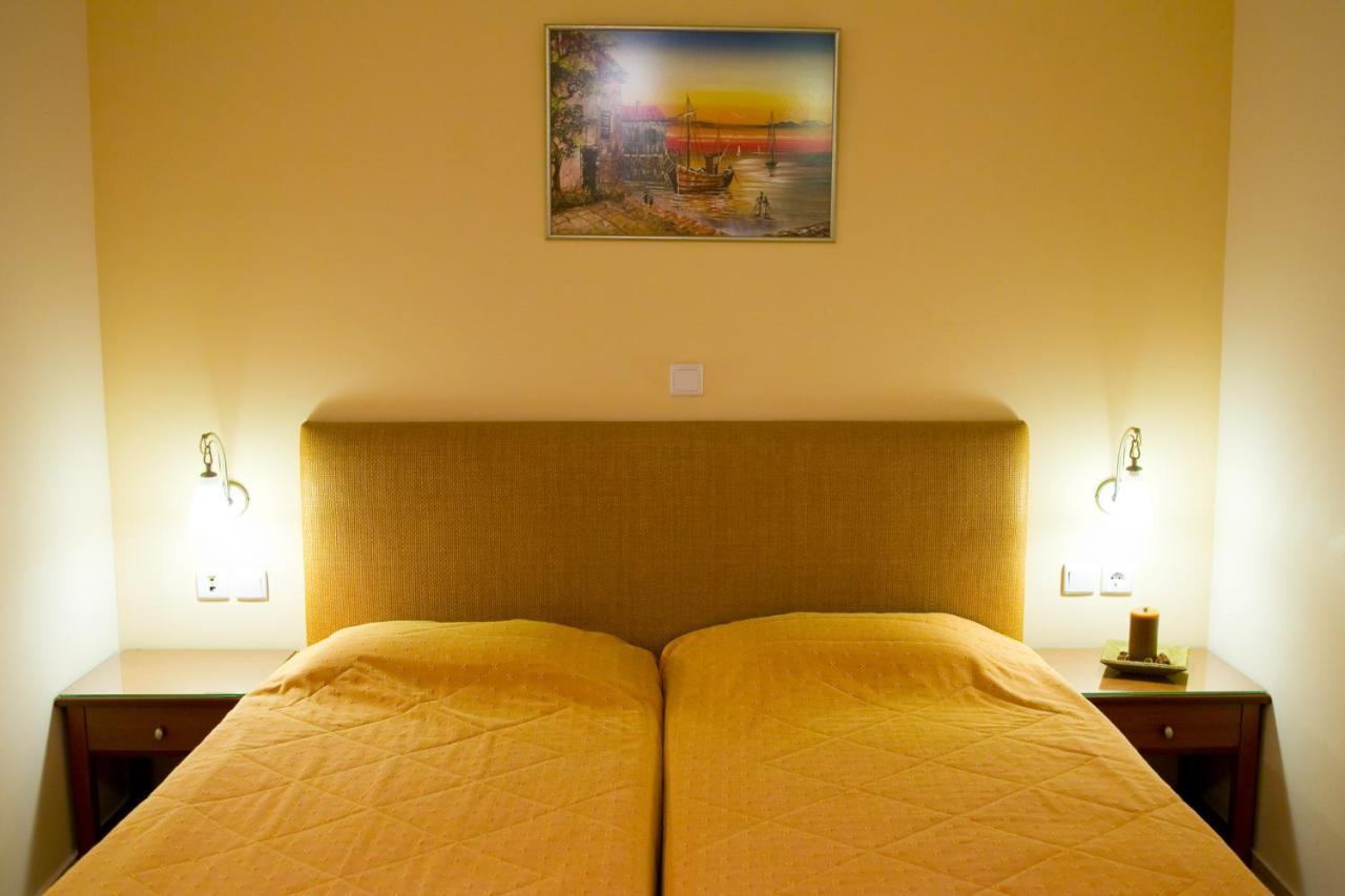 Dora Apartment *